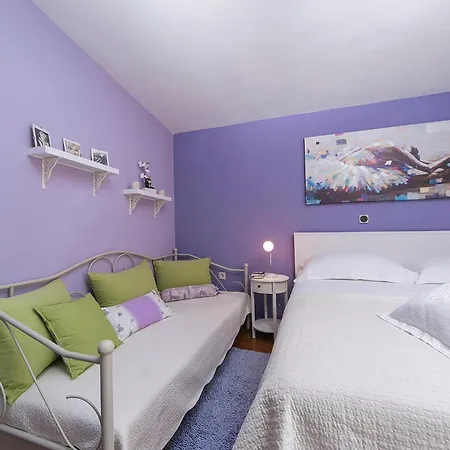 Apartment Gemuetliche Mit Terrasse In Bidol Makarska