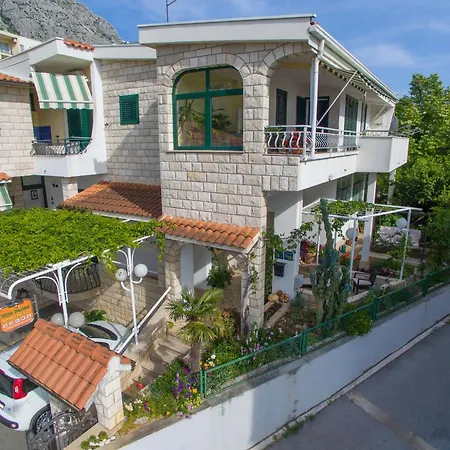 Apartment Gemuetliche Mit Terrasse In Bidol Makarska