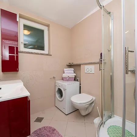 Gemuetliche Mit Terrasse In Bidol Apartment